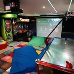 Capsule Luna Park - Jacuzzi - Sauna - Jeux&arcades - Billard - Netflix&home Cinéma - Appartamento *
