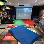 Appartamento Capsule Luna Park - Jacuzzi - Sauna - Jeux&arcades - Billard - Netflix&home Cinéma - Valenciennes