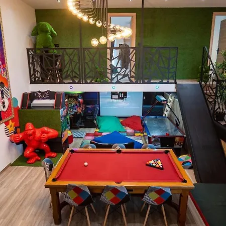 Capsule Luna Park - Jacuzzi - Sauna - Jeux & Arcades - Billard - Netflix & Cinema - *