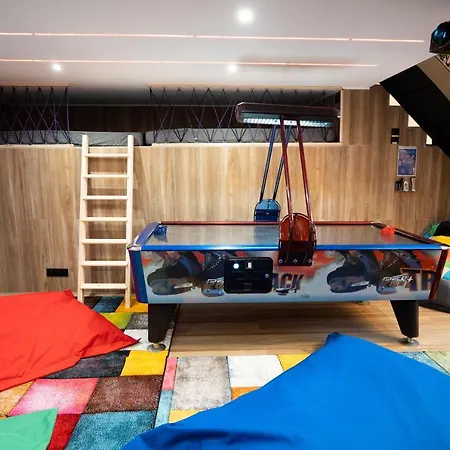 Capsule Luna Park - Sauna - Jeux D'arcade - Jacuzzi - Billard - Netflix * Valenciennes