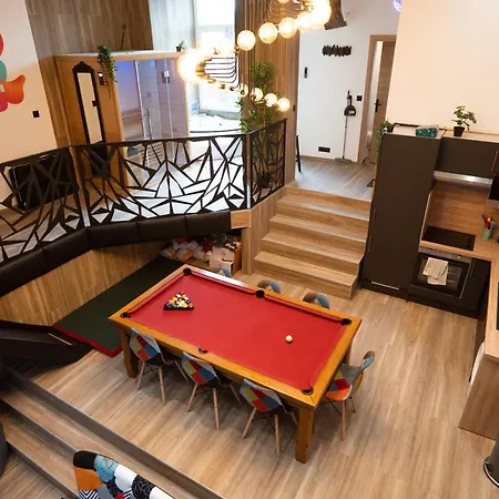 Capsule Luna Park - Jacuzzi - Sauna - Jeux & Arcades - Billard - Netflix & Cinema - Apartment