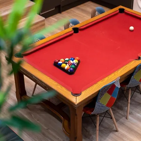 Capsule Luna Park - Jacuzzi - Sauna - Jeux & Arcades - Billard - Netflix & Cinema - Apartment Valenciennes