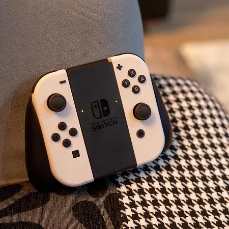 Capsule Luna Park - Jacuzzi - Sauna - Jeux & Arcades - Billard - Netflix & Cinema - Apartment