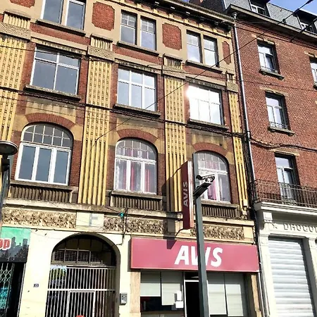 Capsule Luna Park - Jacuzzi - Sauna - Jeux & Arcades - Billard - Netflix & Cinema - Apartment